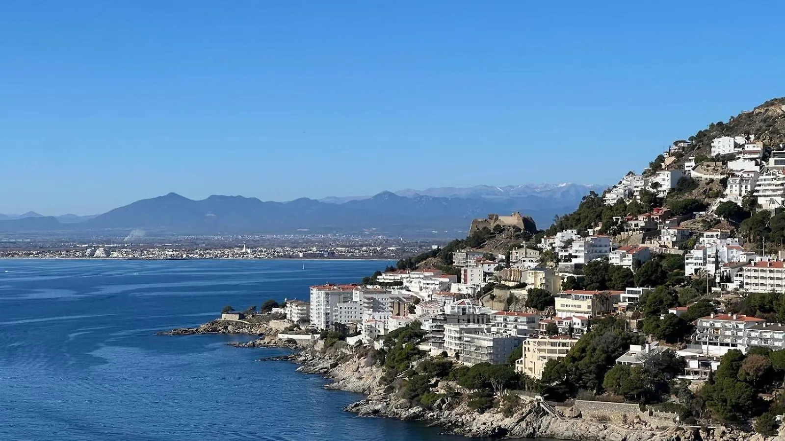 ロザスApartamento Con Vistas Mar Y Parking Cerca De La Playaアパートメント アパート ロザス